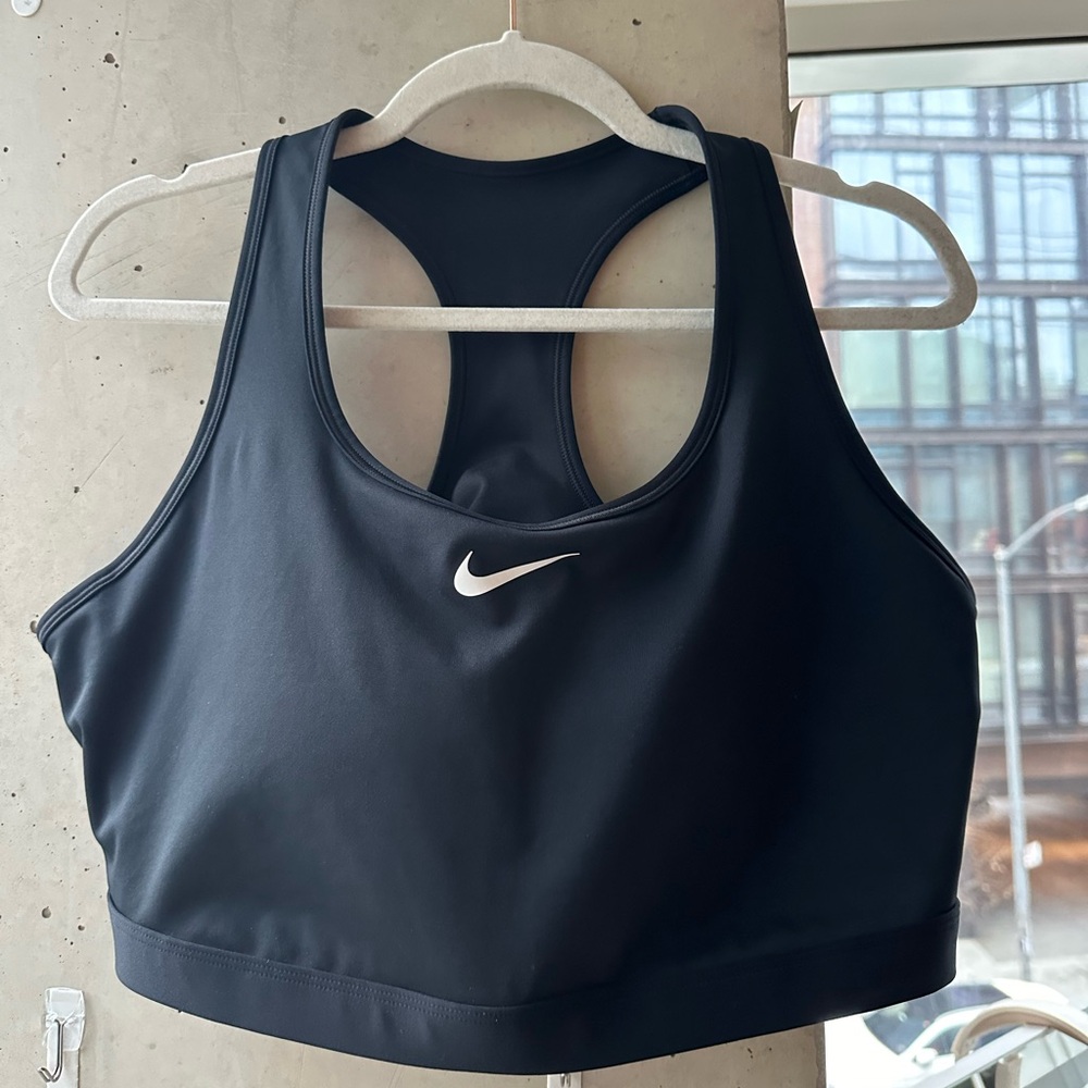 Nike Swoosh Medium Support
Women's Padded Sports Bra (Plus Size)